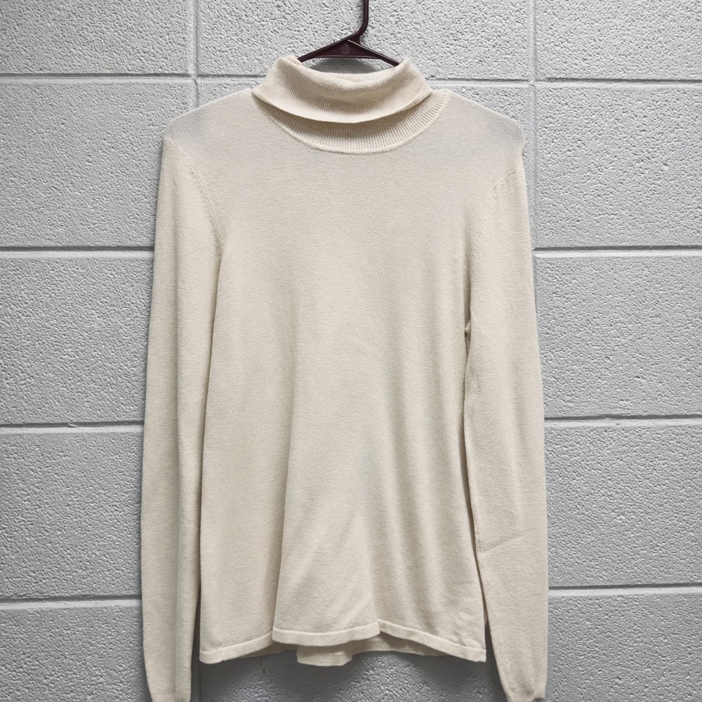 Definite View Cream Turtleneck Sweater Top Size Large‎ Soft Knit Minimalist
